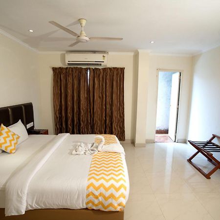 Blossoms Hotel & Service Apartments Chennai Luaran gambar